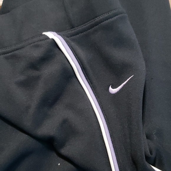NIKE Capri Athletic Pants - Picture 5 of 6